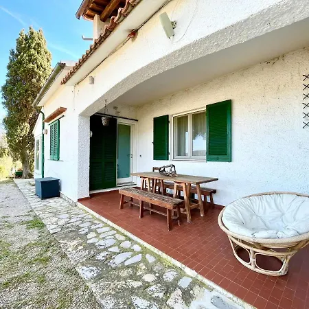 La Collina Sul Mare Bed and Breakfast 3*